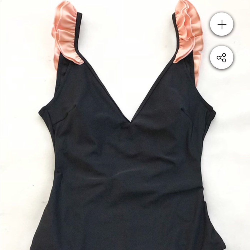Cupshe black pink ruffle one piece swimsuit